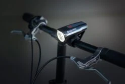 Sigma Aura-60 Mit Akku Für USB-Ladegerät -Fahrradsportgeschäft Sigma Frontleuchte Batterieleuchte LED Akku Aura 60 Lux USB 17700 4016224170004 070 28026d